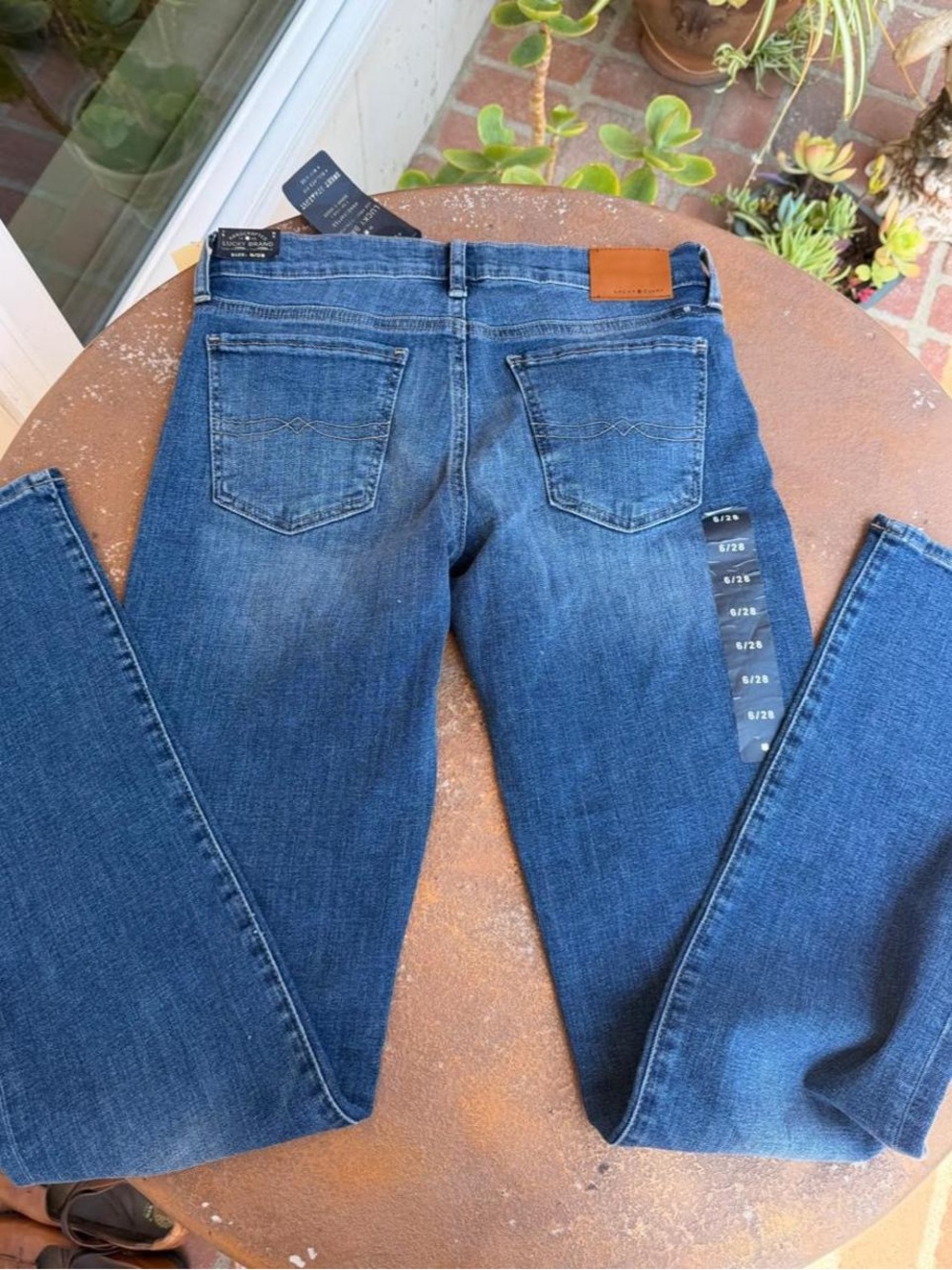 NWT Lucky Brand medium sweet straight leg jeans Size 6/28 - Picture 3 of 6